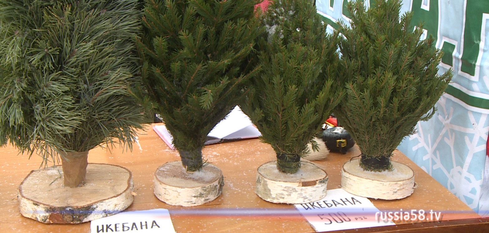 Светодиодная гирлянда на елке